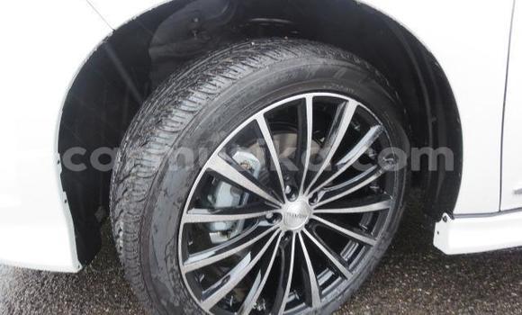 Buy Used Toyota Harrier White Car in Beitbridge in Matabeleland South Buy Used Toyota Harrier White Car in Beitbridge in Matabeleland South