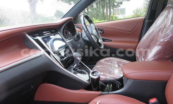 Buy Used Toyota Harrier White Car in Beitbridge in Matabeleland South Buy Used Toyota Harrier White Car in Beitbridge in Matabeleland South