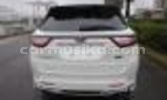 Buy Used Toyota Harrier White Car in Beitbridge in Matabeleland South Buy Used Toyota Harrier White Car in Beitbridge in Matabeleland South