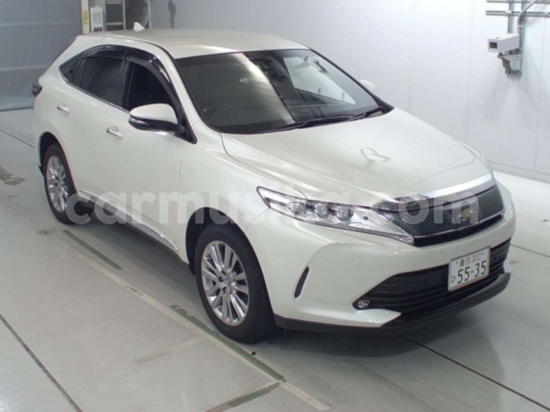 Buy Used Toyota Harrier Silver Car In Beitbridge In Matabeleland South Carmusika