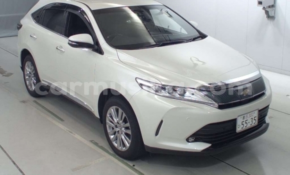 Buy Used Toyota Harrier Silver Car in Beitbridge in Matabeleland South