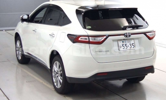 Buy Used Toyota Harrier Silver Car in Beitbridge in Matabeleland South Buy Used Toyota Harrier Silver Car in Beitbridge in Matabeleland South