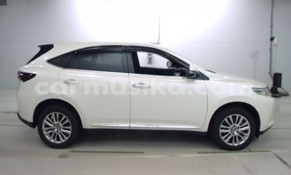 Buy Used Toyota Harrier Silver Car in Beitbridge in Matabeleland South Buy Used Toyota Harrier Silver Car in Beitbridge in Matabeleland South