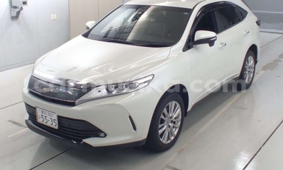 Buy Used Toyota Harrier Silver Car in Beitbridge in Matabeleland South Buy Used Toyota Harrier Silver Car in Beitbridge in Matabeleland South