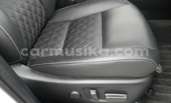 Buy Used Toyota Harrier Silver Car in Beitbridge in Matabeleland South Buy Used Toyota Harrier Silver Car in Beitbridge in Matabeleland South