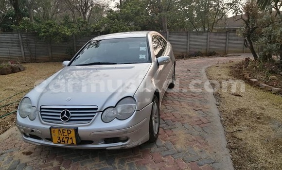Tenga Tsaru Mercedes‒Benz C–Class Sirivha Mota in Harare in Harare Tenga Tsaru Mercedes‒Benz C–Class Sirivha Mota in Harare in Harare