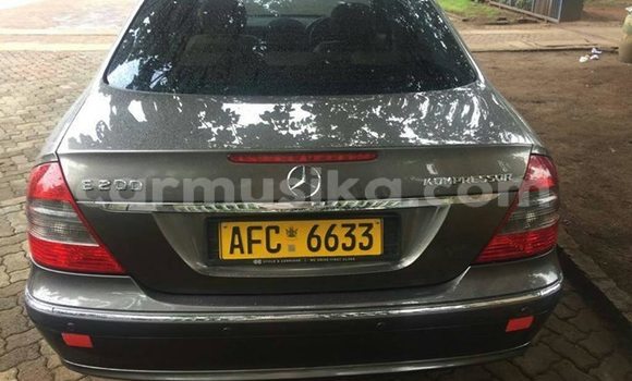 Acheter Occasion Voiture Mercedes‒Benz E–Class Autre à Harare, Harare Acheter Occasion Voiture Mercedes‒Benz E–Class Autre à Harare, Harare