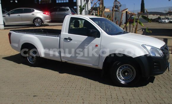 Acheter Occasion Voiture Isuzu KB Blanc à Beitbridge, Matabeleland South