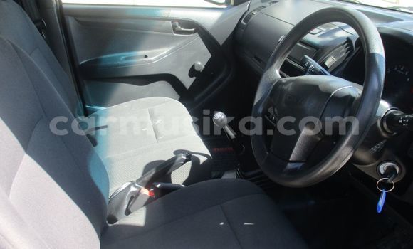 Acheter Occasion Voiture Isuzu KB Blanc à Beitbridge, Matabeleland South Acheter Occasion Voiture Isuzu KB Blanc à Beitbridge, Matabeleland South