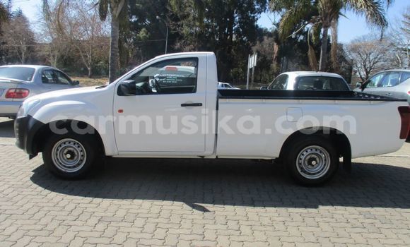 Acheter Occasion Voiture Isuzu KB Blanc à Beitbridge, Matabeleland South Acheter Occasion Voiture Isuzu KB Blanc à Beitbridge, Matabeleland South