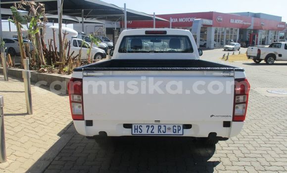 Acheter Occasion Voiture Isuzu KB Blanc à Beitbridge, Matabeleland South Acheter Occasion Voiture Isuzu KB Blanc à Beitbridge, Matabeleland South