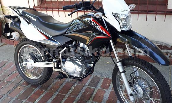 Acheter Occasion Moto Honda CB Blanc à Beitbridge, Matabeleland South Acheter Occasion Moto Honda CB Blanc à Beitbridge, Matabeleland South