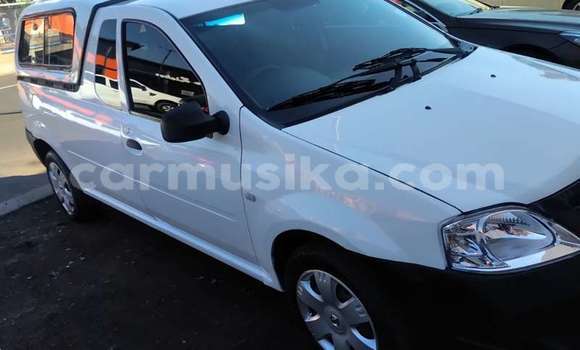 Buy Used Nissan NP 300 White Car in Beitbridge in Matabeleland South