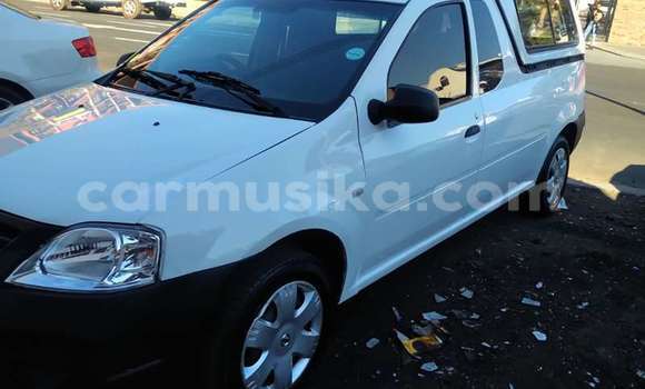 Buy Used Nissan NP 300 White Car in Beitbridge in Matabeleland South Buy Used Nissan NP 300 White Car in Beitbridge in Matabeleland South