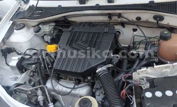 Buy Used Nissan NP 300 White Car in Beitbridge in Matabeleland South Buy Used Nissan NP 300 White Car in Beitbridge in Matabeleland South