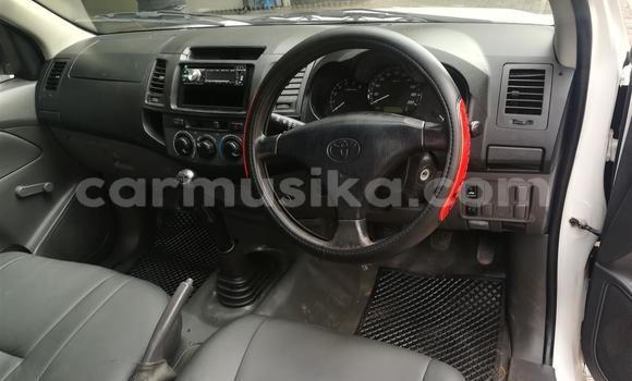 Acheter Occasion Voiture Toyota Hilux Blanc à Beitbridge, Matabeleland South Acheter Occasion Voiture Toyota Hilux Blanc à Beitbridge, Matabeleland South