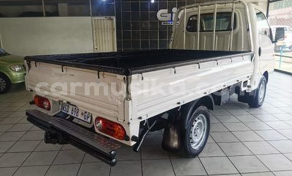 Tenga Tsaru Hyundai H1 Chena Mota in Beitbridge in Matabeleland South Tenga Tsaru Hyundai H1 Chena Mota in Beitbridge in Matabeleland South