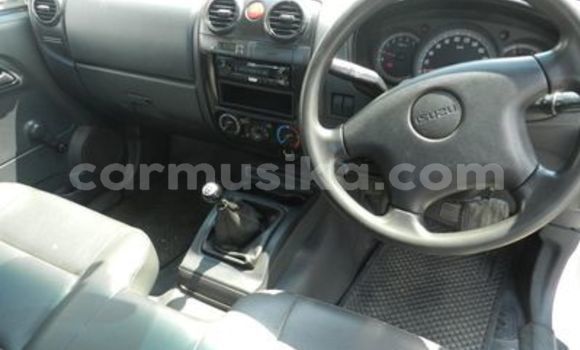 Tenga Tsaru Isuzu KB Chena Mota in Beitbridge in Matabeleland South Tenga Tsaru Isuzu KB Chena Mota in Beitbridge in Matabeleland South