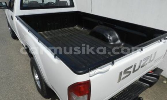 Tenga Tsaru Isuzu KB Chena Mota in Beitbridge in Matabeleland South Tenga Tsaru Isuzu KB Chena Mota in Beitbridge in Matabeleland South