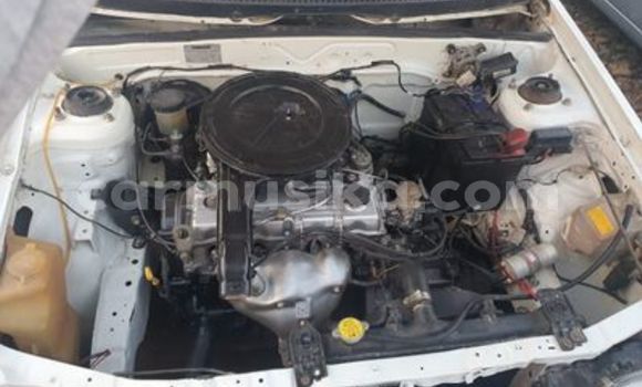 Nunua Ilio tumika Mazda 323 Nyeupe Gari ndani ya Beitbridge nchini Matabeleland Kusini Nunua Ilio tumika Mazda 323 Nyeupe Gari ndani ya Beitbridge nchini Matabeleland Kusini