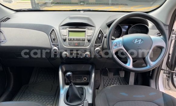 Buy Used Hyundai ix35 Silver Car in Beitbridge in Matabeleland South Buy Used Hyundai ix35 Silver Car in Beitbridge in Matabeleland South