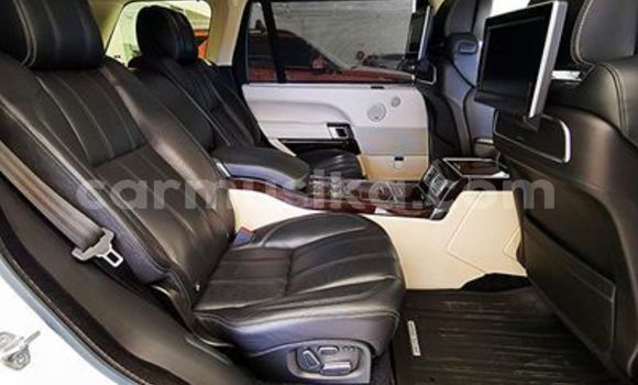 Nunua Ilio tumika Rover 14 Nyeupe Gari ndani ya Beitbridge nchini Matabeleland Kusini Nunua Ilio tumika Rover 14 Nyeupe Gari ndani ya Beitbridge nchini Matabeleland Kusini