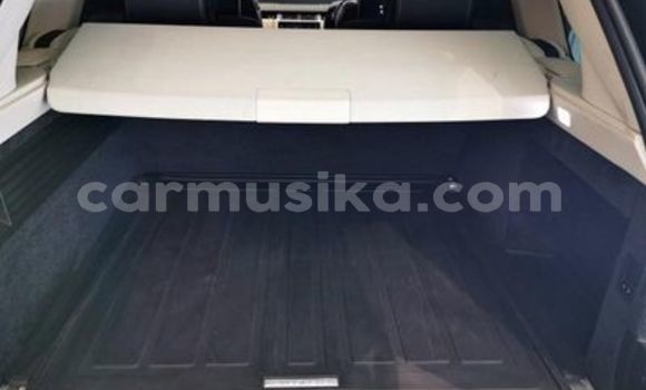 Nunua Ilio tumika Rover 14 Nyeupe Gari ndani ya Beitbridge nchini Matabeleland Kusini Nunua Ilio tumika Rover 14 Nyeupe Gari ndani ya Beitbridge nchini Matabeleland Kusini