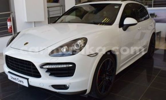 Nunua Ilio tumika Porsche Cayenne Nyeupe Gari ndani ya Beitbridge nchini Matabeleland Kusini Nunua Ilio tumika Porsche Cayenne Nyeupe Gari ndani ya Beitbridge nchini Matabeleland Kusini