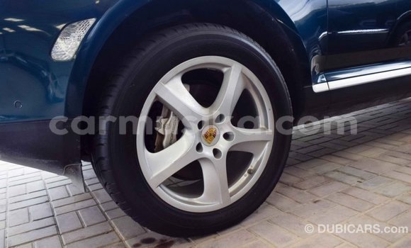 Nunua Imported Porsche Cayenne Kijani Gari ndani ya Import - Dubai nchini Harare