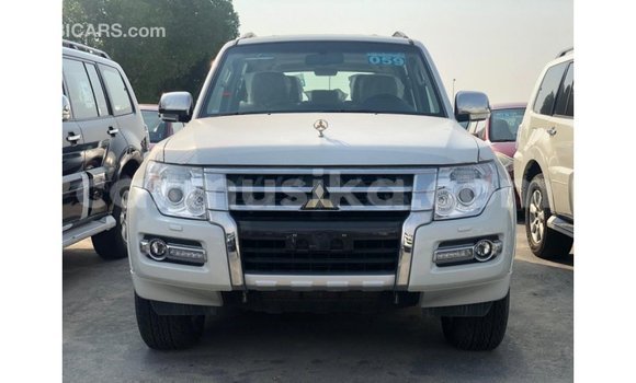 Buy Import Mitsubishi Pajero Black Car in Import - Dubai in Harare Buy Import Mitsubishi Pajero Black Car in Import - Dubai in Harare
