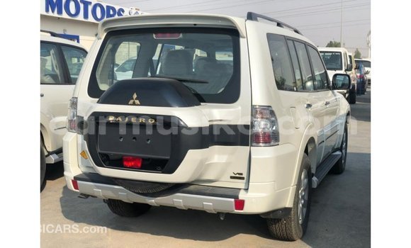 Buy Import Mitsubishi Pajero Black Car in Import - Dubai in Harare Buy Import Mitsubishi Pajero Black Car in Import - Dubai in Harare