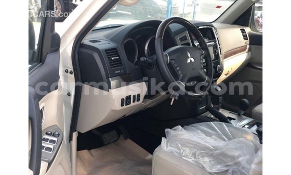 Buy Import Mitsubishi Pajero Black Car in Import - Dubai in Harare Buy Import Mitsubishi Pajero Black Car in Import - Dubai in Harare