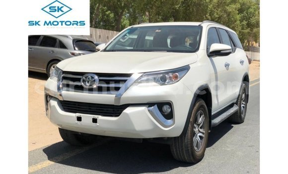 Buy Import Toyota Fortuner White Car in Import - Dubai in Harare Buy Import Toyota Fortuner White Car in Import - Dubai in Harare