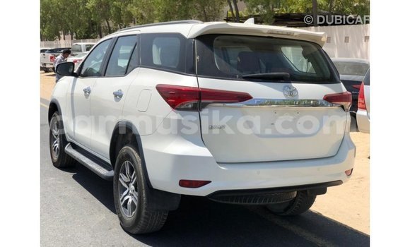 Buy Import Toyota Fortuner White Car in Import - Dubai in Harare Buy Import Toyota Fortuner White Car in Import - Dubai in Harare