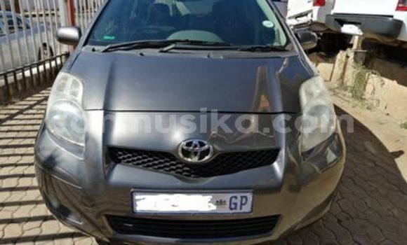 Buy Used Toyota Yaris Silver Car in Beitbridge in Matabeleland South Buy Used Toyota Yaris Silver Car in Beitbridge in Matabeleland South