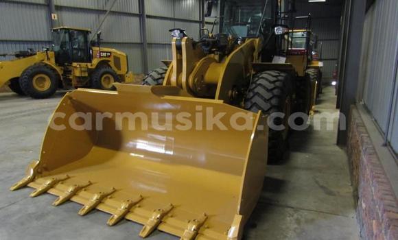 Buy Used Caterpillar 120 Other Truck in Beitbridge in Matabeleland South