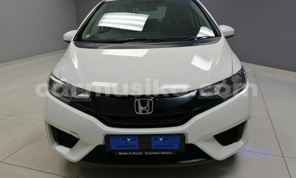 Buy Used Honda Jazz White Car in Harare in Harare Buy Used Honda Jazz White Car in Harare in Harare
