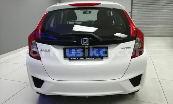 Buy Used Honda Jazz White Car in Harare in Harare Buy Used Honda Jazz White Car in Harare in Harare