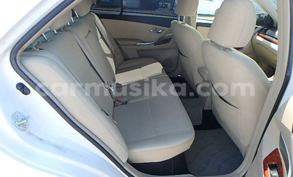 Acheter Occasion Voiture Toyota Allion Blanc à Beitbridge, Matabeleland South Acheter Occasion Voiture Toyota Allion Blanc à Beitbridge, Matabeleland South