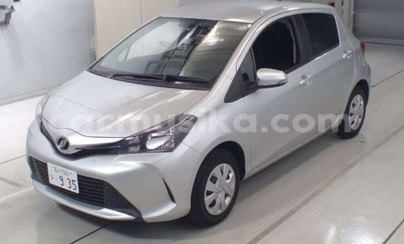 Buy Used Toyota Vitz Silver Car in Beitbridge in Matabeleland South Buy Used Toyota Vitz Silver Car in Beitbridge in Matabeleland South