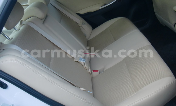 Acheter Occasion Voiture Toyota Allion Blanc à Beitbridge, Matabeleland South Acheter Occasion Voiture Toyota Allion Blanc à Beitbridge, Matabeleland South