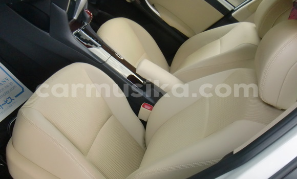 Acheter Occasion Voiture Toyota Allion Blanc à Beitbridge, Matabeleland South Acheter Occasion Voiture Toyota Allion Blanc à Beitbridge, Matabeleland South