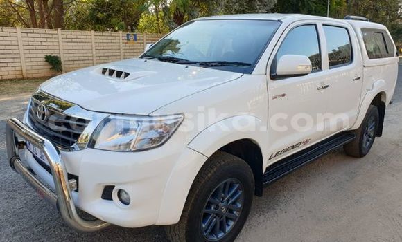 Tenga Tsaru Toyota Hilux Chena Mota in Borrowdale in Harare Tenga Tsaru Toyota Hilux Chena Mota in Borrowdale in Harare