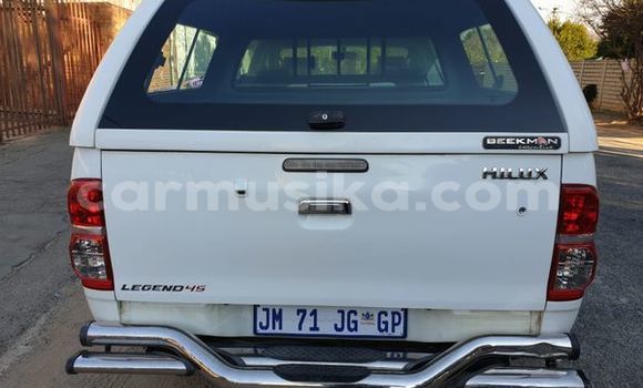 Tenga Tsaru Toyota Hilux Chena Mota in Borrowdale in Harare Tenga Tsaru Toyota Hilux Chena Mota in Borrowdale in Harare