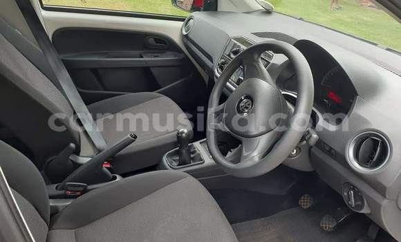 Nunua Ilio tumika Volkswagen Bora Nyeupe Gari ndani ya Beitbridge nchini Matabeleland Kusini Nunua Ilio tumika Volkswagen Bora Nyeupe Gari ndani ya Beitbridge nchini Matabeleland Kusini