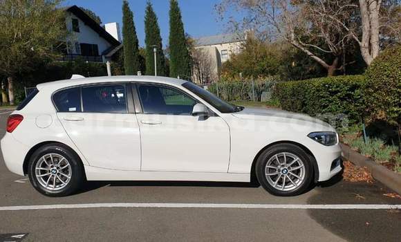 Acheter Occasion Voiture BMW 3–Series Blanc à Beitbridge, Matabeleland South Acheter Occasion Voiture BMW 3–Series Blanc à Beitbridge, Matabeleland South