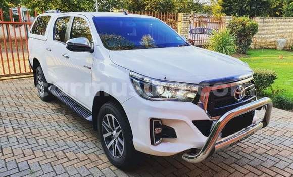 Nunua Ilio tumika Toyota Hilux Nyeupe Gari ndani ya Beitbridge nchini Matabeleland Kusini