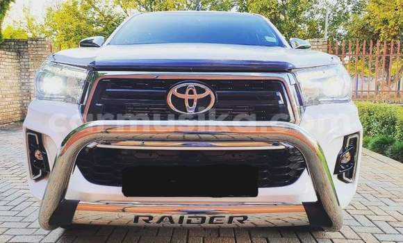 Acheter Occasion Voiture Toyota Hilux Blanc à Beitbridge, Matabeleland South Acheter Occasion Voiture Toyota Hilux Blanc à Beitbridge, Matabeleland South