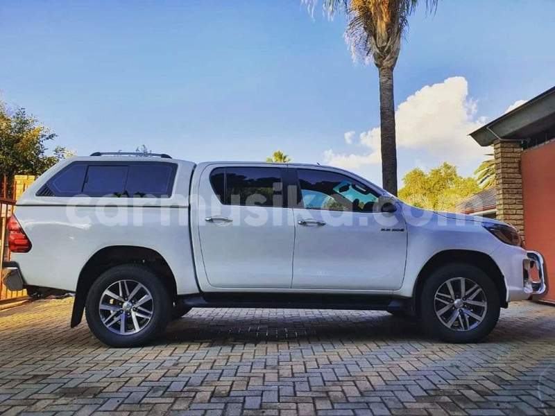 Big with watermark toyota hilux matabeleland south beitbridge 17005