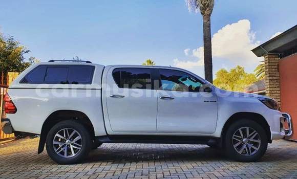 Acheter Occasion Voiture Toyota Hilux Blanc à Beitbridge, Matabeleland South Acheter Occasion Voiture Toyota Hilux Blanc à Beitbridge, Matabeleland South